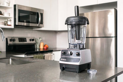 Vitamix 6500 Professional-Grade Blender, 64 oz Container, Platinum
