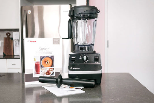 Vitamix 6500 Professional-Grade Blender, 64 oz Container, Platinum